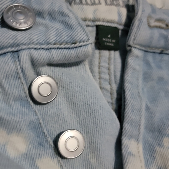 Wild Fable hi rise bleached, blue button fly, frayed hem shorts size 4 Worn once - Picture 2 of 8